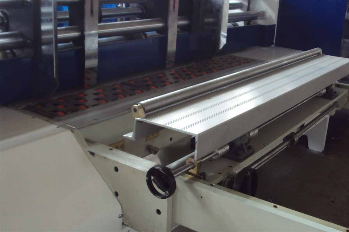 KLAC Automatic Slotting Slitting & Creasing Machine